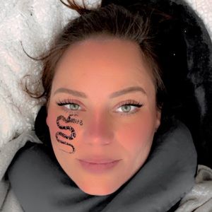 Meet your Posher, Carey